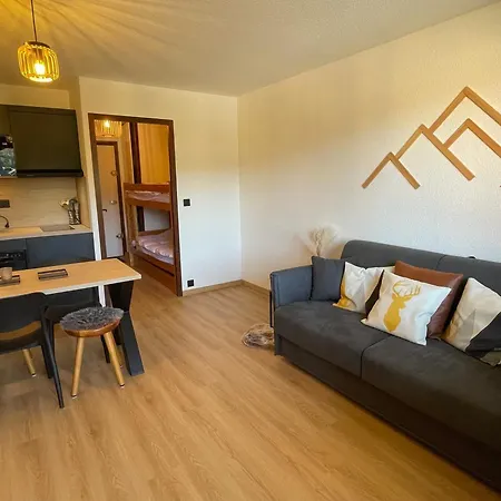 4 Pers. A Samoens, Proche Centre Avec Balcon, Parking Et Casier A Skis - Fr-1-629-122 Apartment